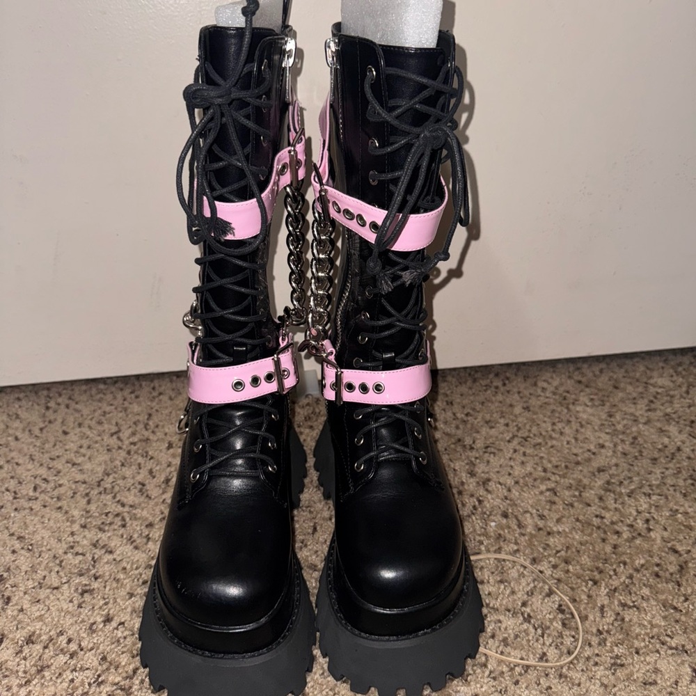 WEIGH ME DOWN PLATFORM COMBAT BOOTS